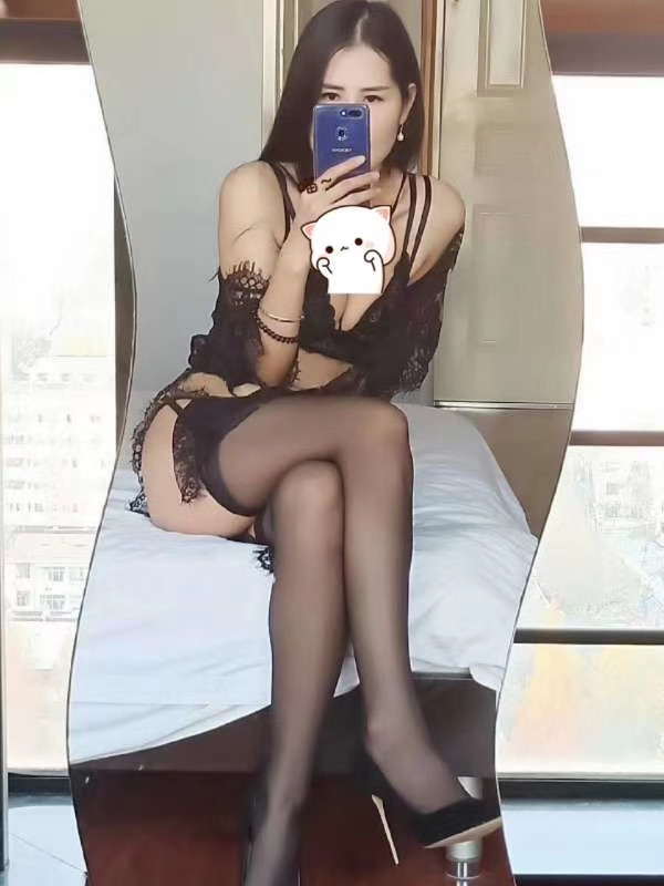 南京油坊桥附近制服小妹